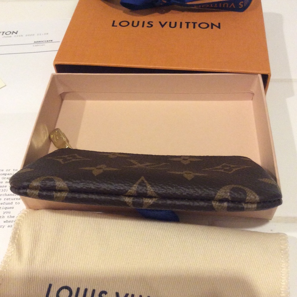 SOLD!   Louis Vuitton key pouch, brand new - Picture 4 of 9
